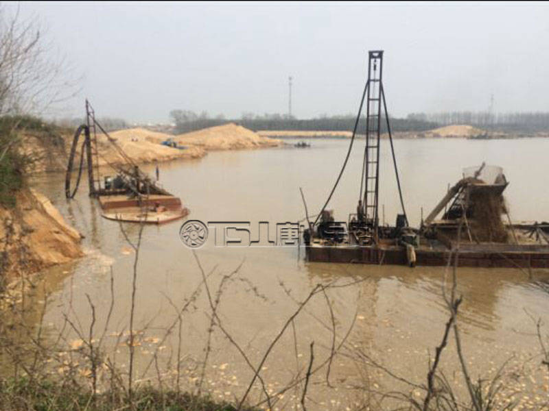 無節(jié)制開采河沙，河堤受損嚴重