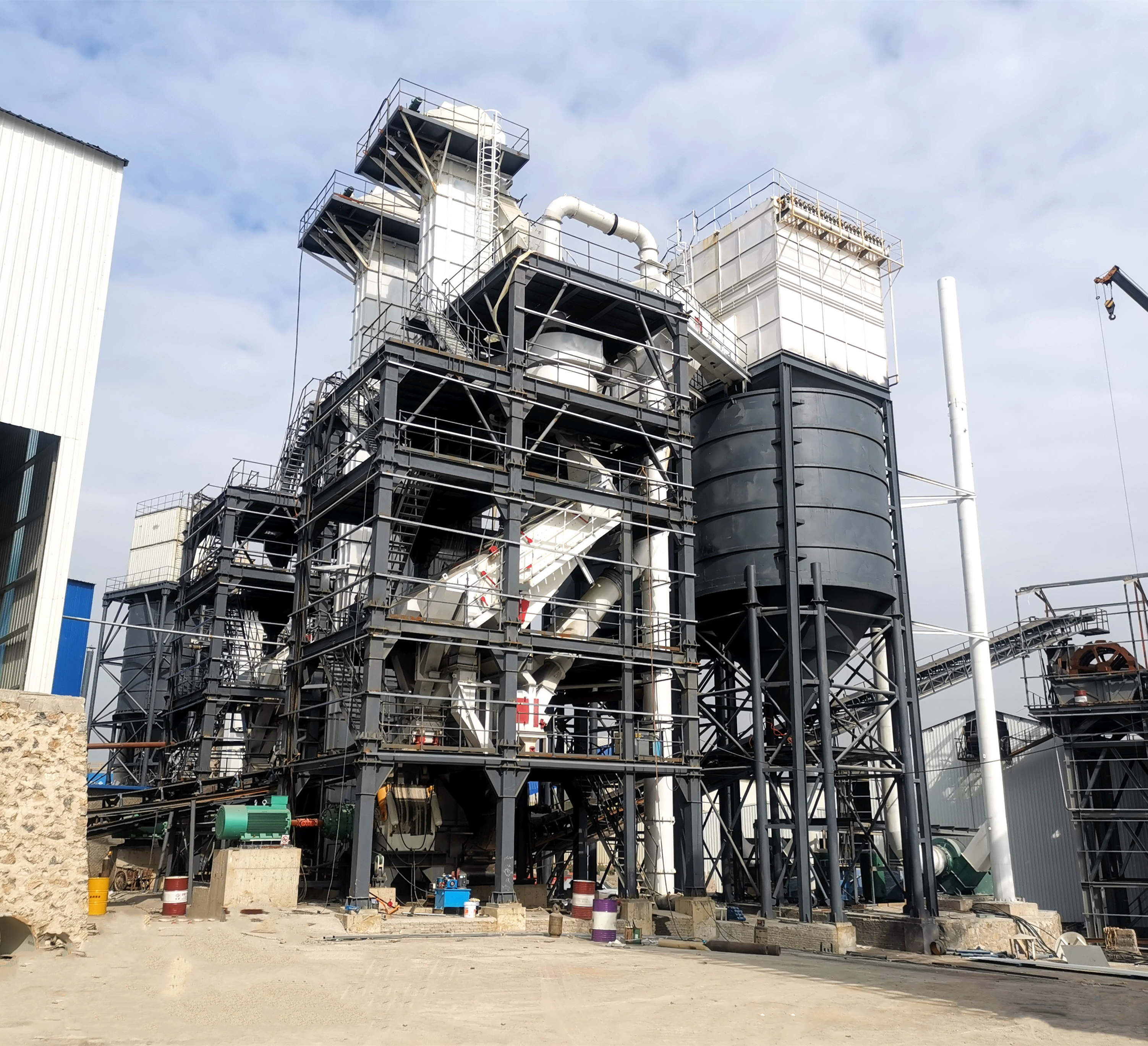 唐山金路干法制砂樓，助力高品質(zhì)機制砂生產(chǎn)