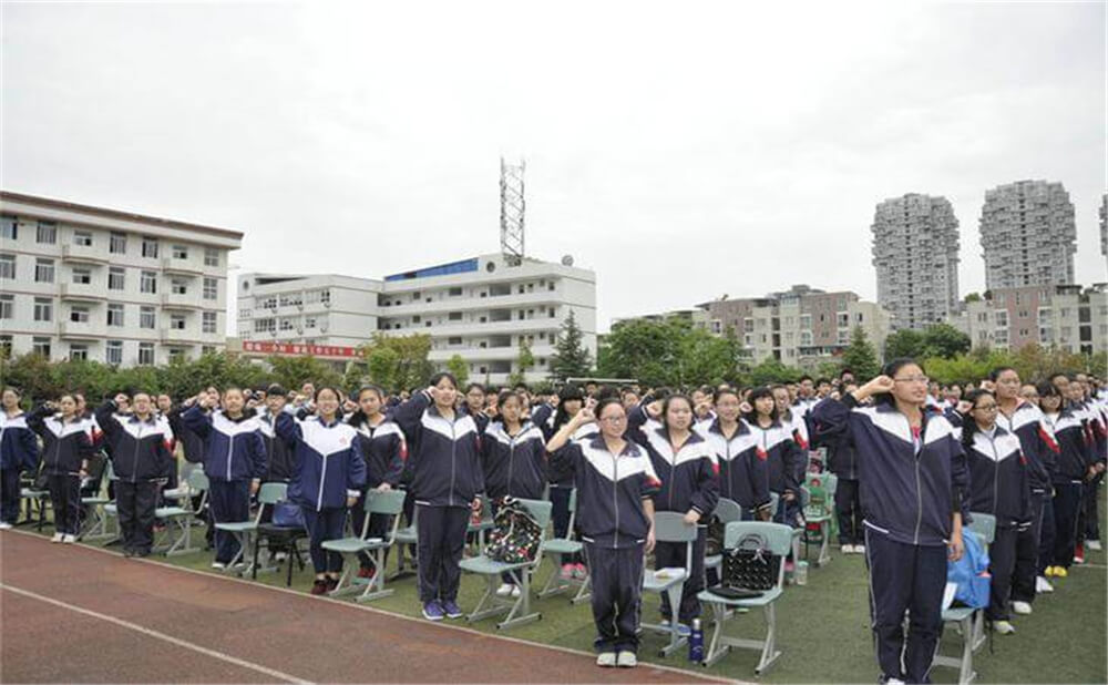 龍泉二中的高中住宿怎么樣？