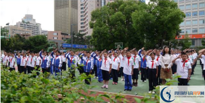 成都市第十七中學(xué)的實(shí)驗(yàn)班怎么樣？